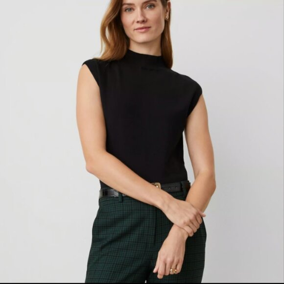 ANN TAYLOR WEDGE MOCK SLEEVELESS SWEATER SHELL NWOT $60 L BLACK - Picture 1 of 7